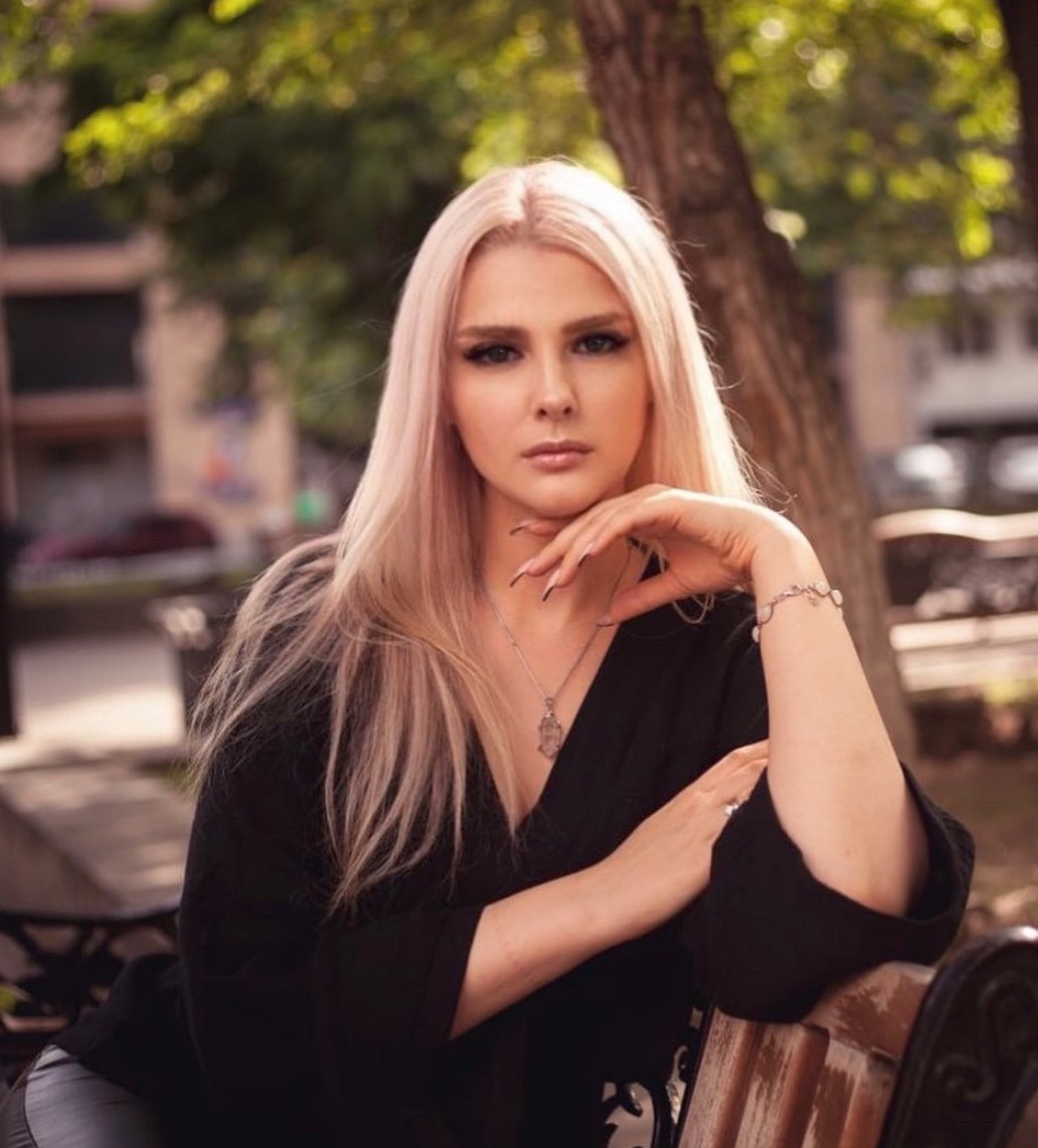 Ева